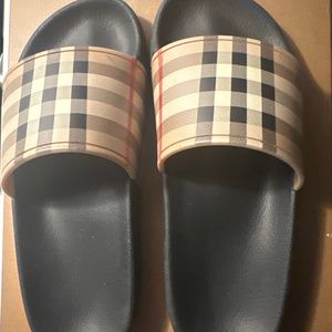 Burberry slides